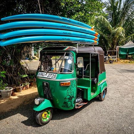 Circus Lagoon Hideaway Bed & Breakfast Dodanduwa ภายนอก รูปภาพ