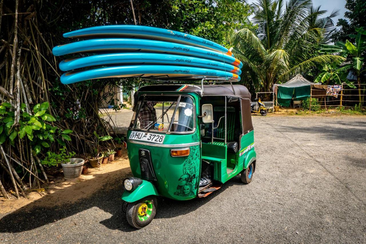 Circus Lagoon Hideaway Bed & Breakfast Dodanduwa ภายนอก รูปภาพ