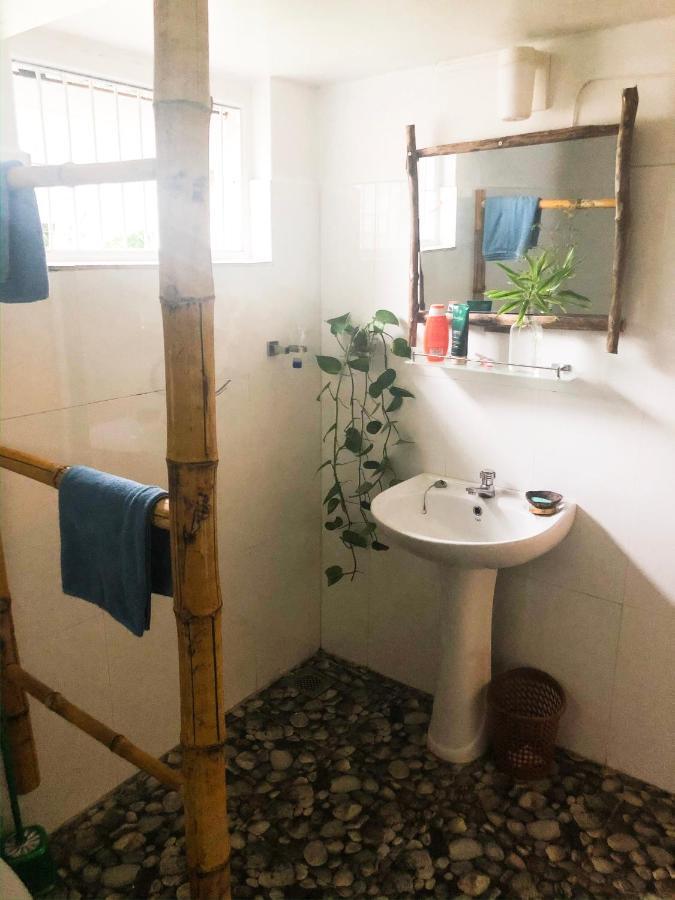 Circus Lagoon Hideaway Bed & Breakfast Dodanduwa ภายนอก รูปภาพ