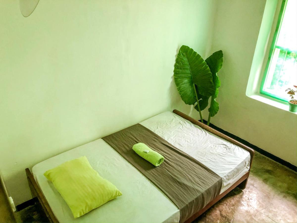 Circus Lagoon Hideaway Bed & Breakfast Dodanduwa ภายนอก รูปภาพ